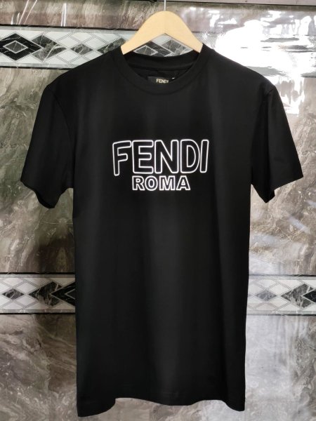 بلوز FENDI كتابة بيضاء بارزة